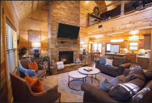 4Br/3Bth Family Cabin With A Hot Tub, Sleeps 14 Брокен-Боу Экстерьер фото