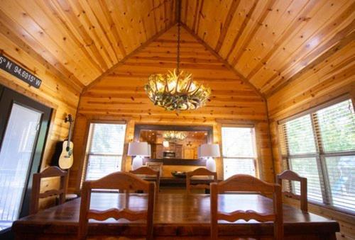 4Br/3Bth Family Cabin With A Hot Tub, Sleeps 14 Брокен-Боу Экстерьер фото
